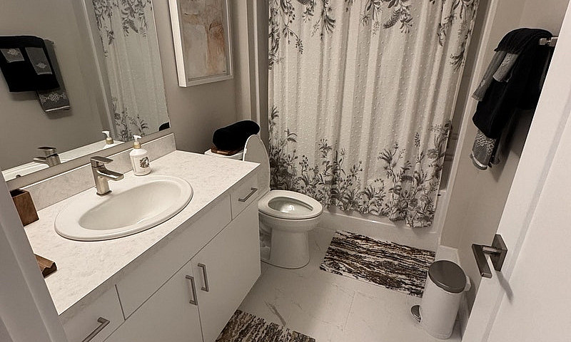 Fully Furnished 2 Be...