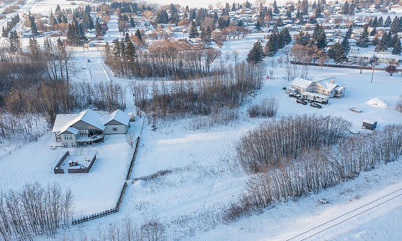Fully Serviced Lot 8...