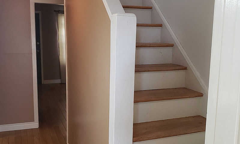 Beautiful 2 Story Ho...