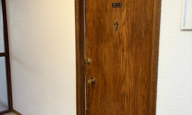Bowtrail 1Bdrm Apart...