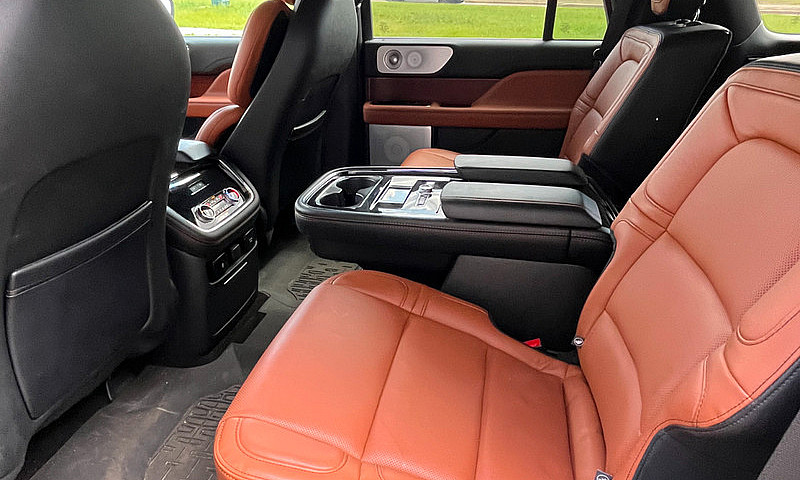 2021 Lincoln Navigat...