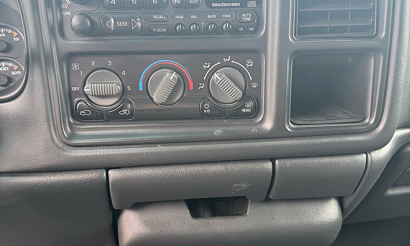 2002 Chevrolet Silve...