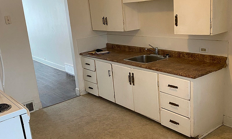 Large 2 Bedroom Dupl...