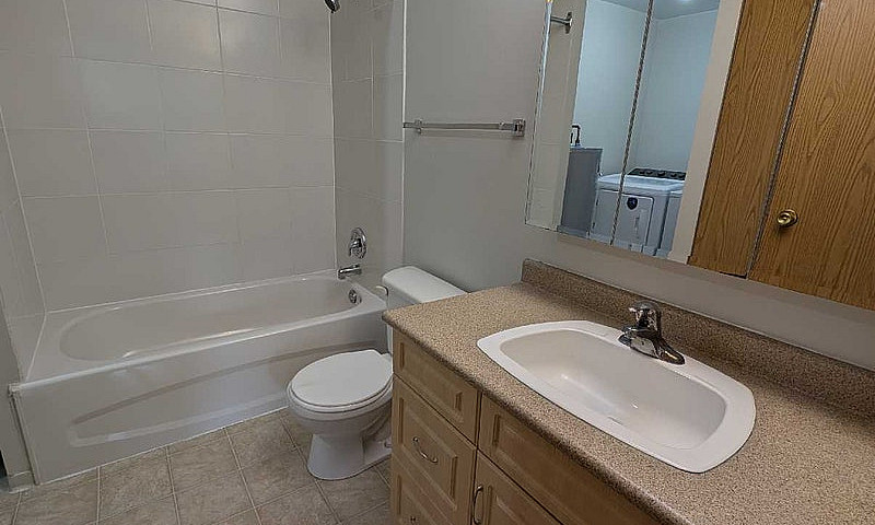 2 Bed, 1.5 Bath Subl...