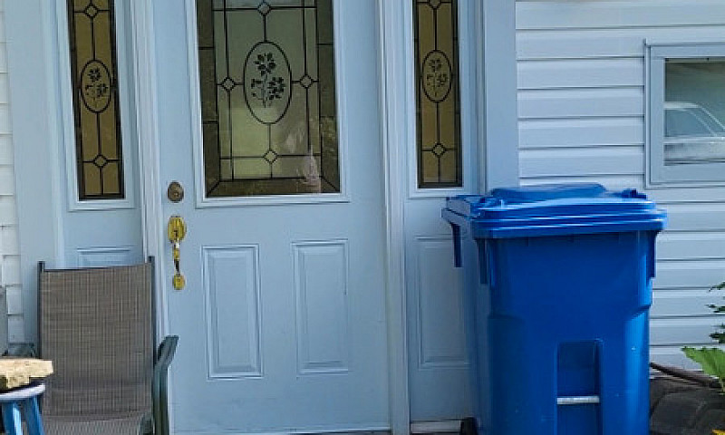 House For Rent, East...