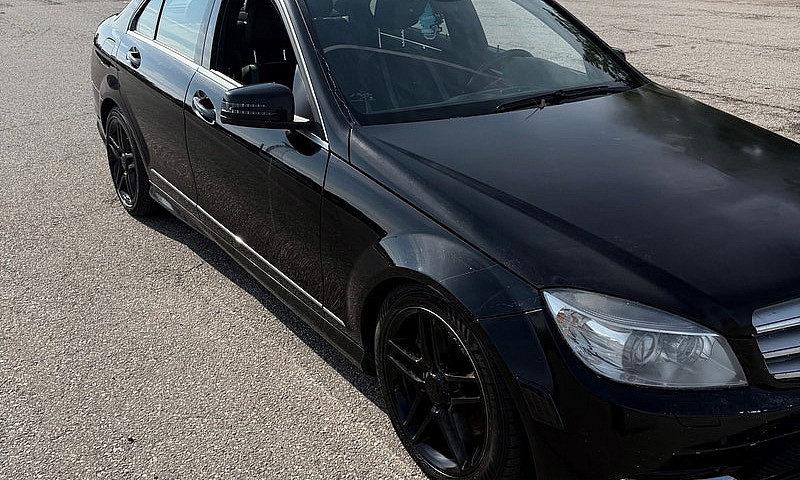 2011 Mercedes Benz C...
