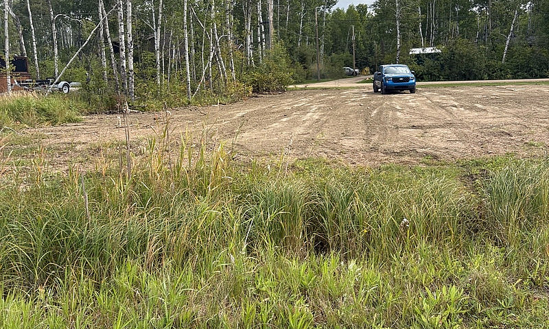 Large Lake Lot At De...
