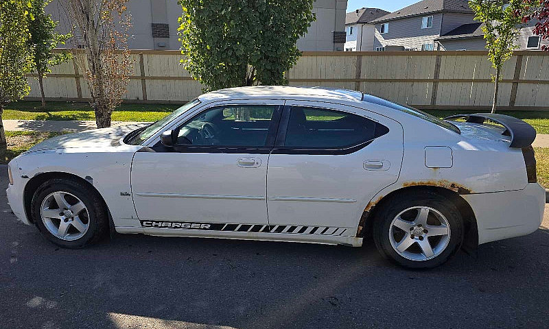 09 Dodge Charger Sxt...