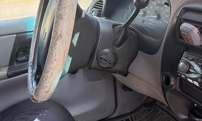’98 Mazda B3000...