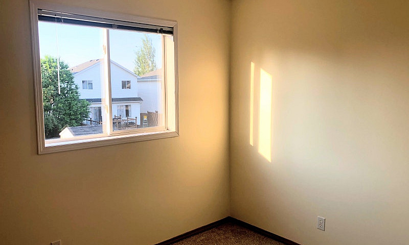 Bright, 3 Bedroom, 3...
