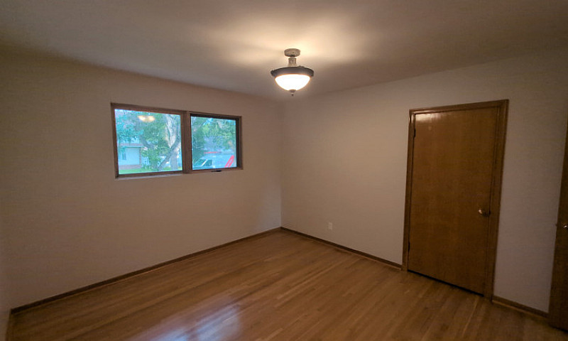 Two Suite House On 6...