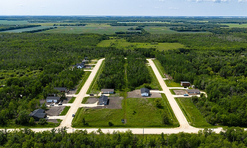 Lake Winnipeg Buildi...