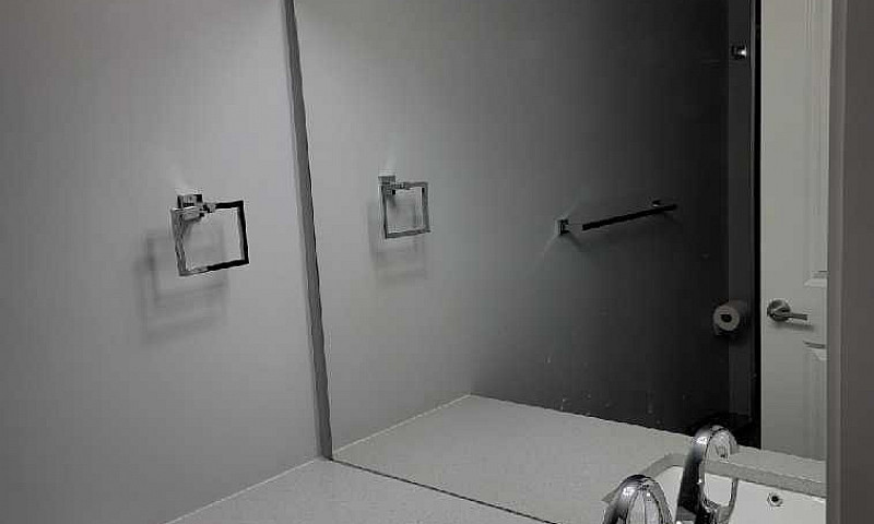 Modern Basement Apar...