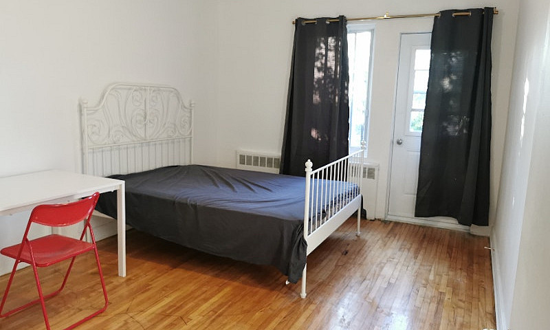 Big 4 1/2 Apartment ...