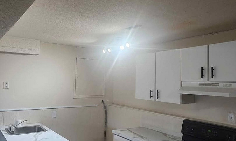 2 Bedroom Basement/B...