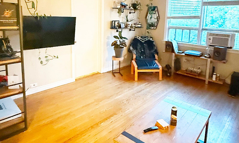 Cozy 1 Bedroom Plus ...