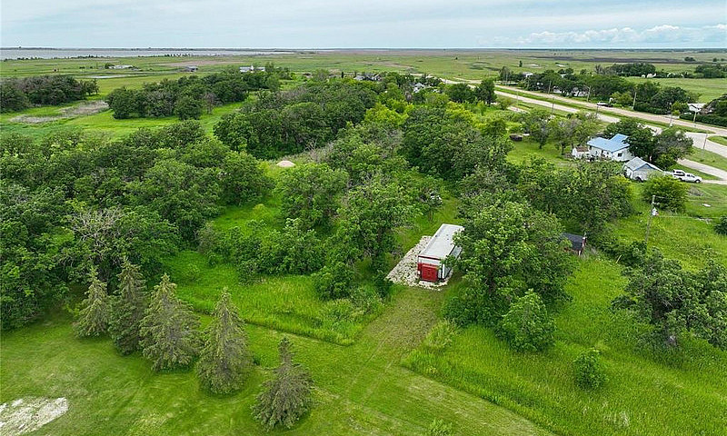 St. Laurent Acreage ...
