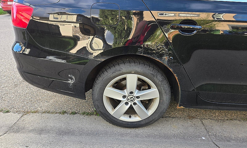 2011 Volkswagen Jett...