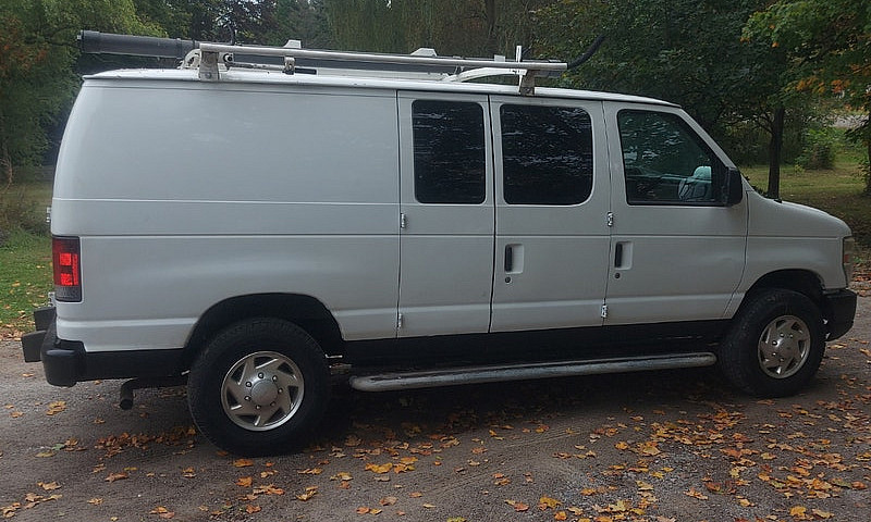 Ford Econoline 250 C...