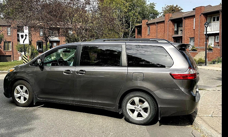 Toyota Sienna ...
