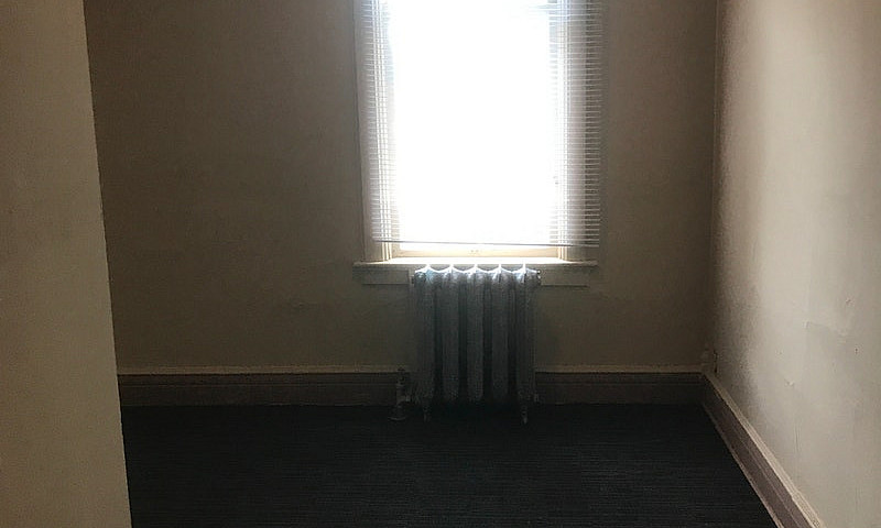 Larger 1Br Upfloor S...