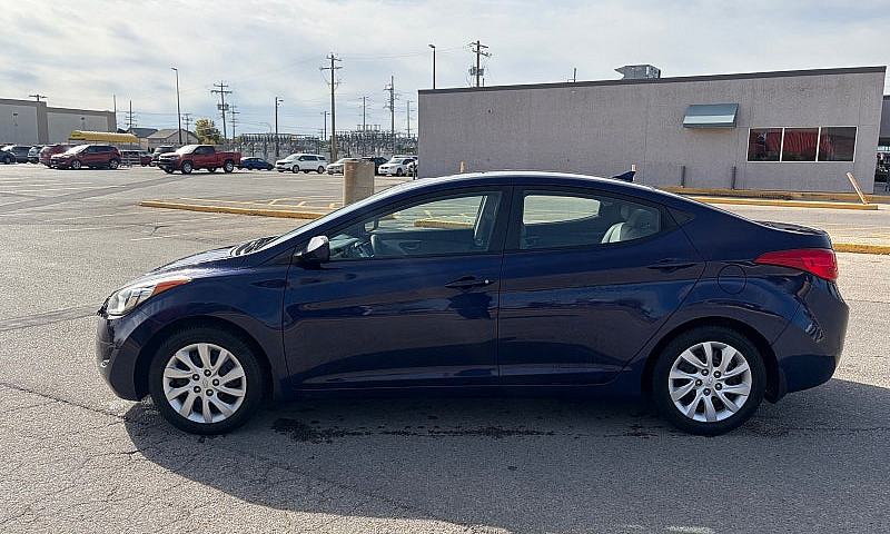 2012 Hyundai Elantra...