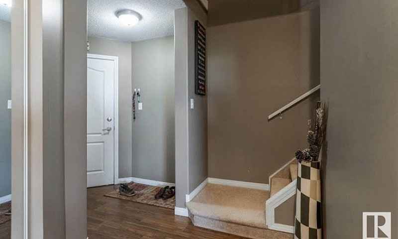 2 Bedroom 2 Bathroom...