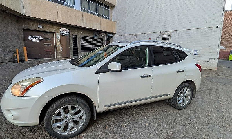 2011 Nissan Rogue...