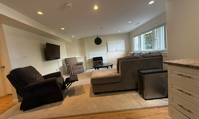 West Kelowna, 2 Bed,...