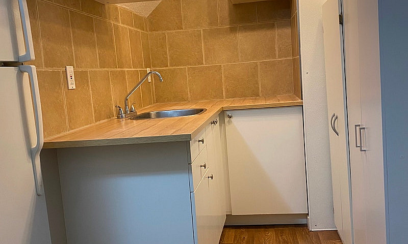 Legal 2 Bedroom Base...