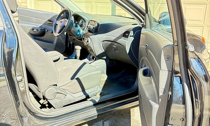 2011 Hyundai Accent ...