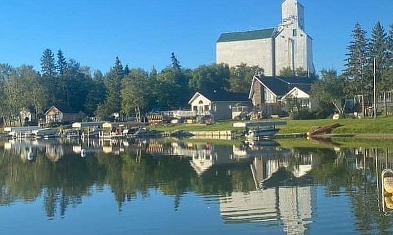 Sandy Lake Mb, Resid...