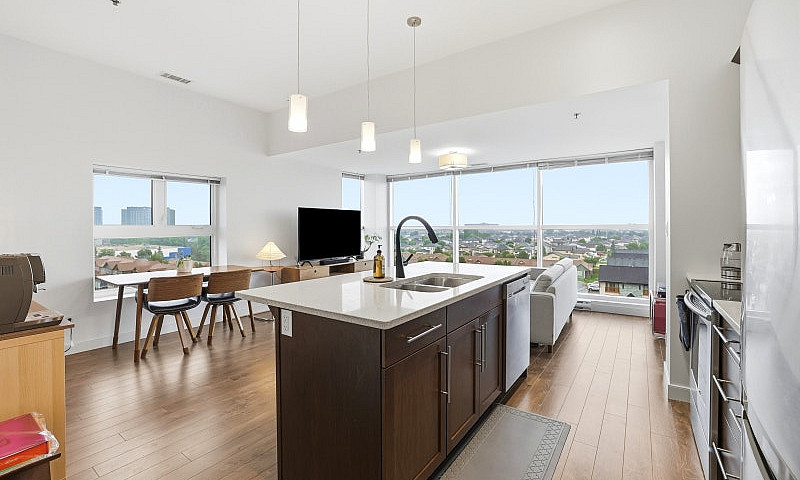Penthouse Condo For ...