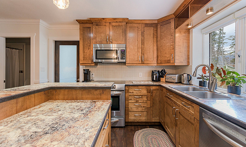 2450 Blind Bay Road,...