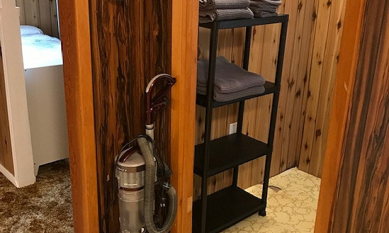 1 Bedroom Basement S...