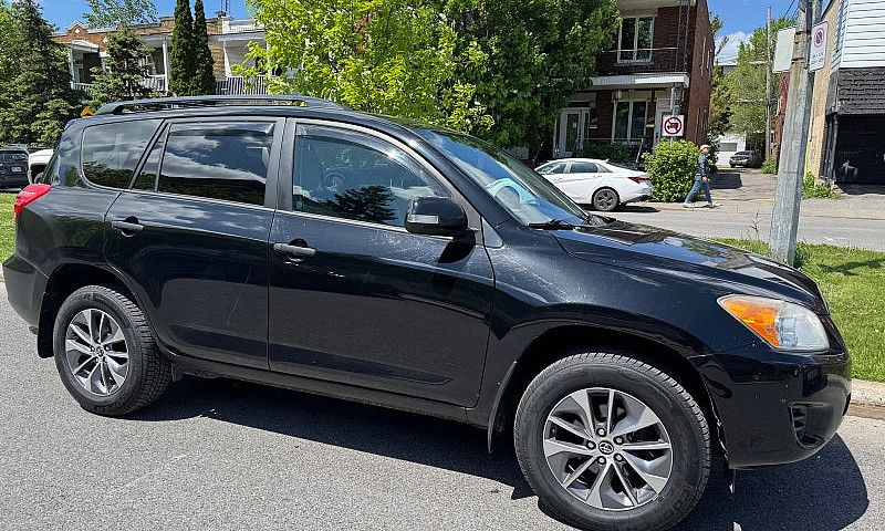 Toyota Rav4 2012...