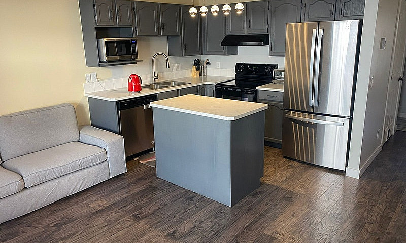 3-Bed Furnished Town...