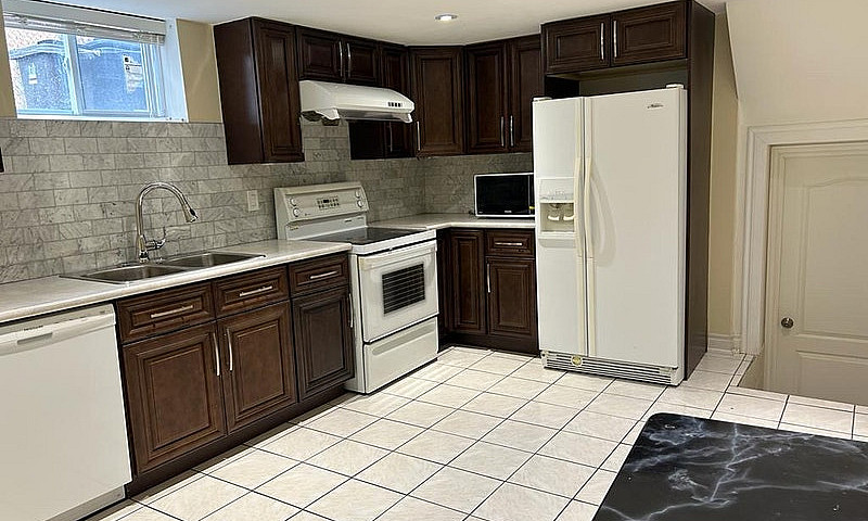 Spacious 2 Bedroom P...