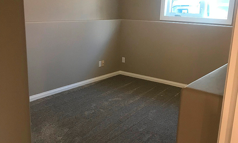 2 Bdrm Legal Basemen...