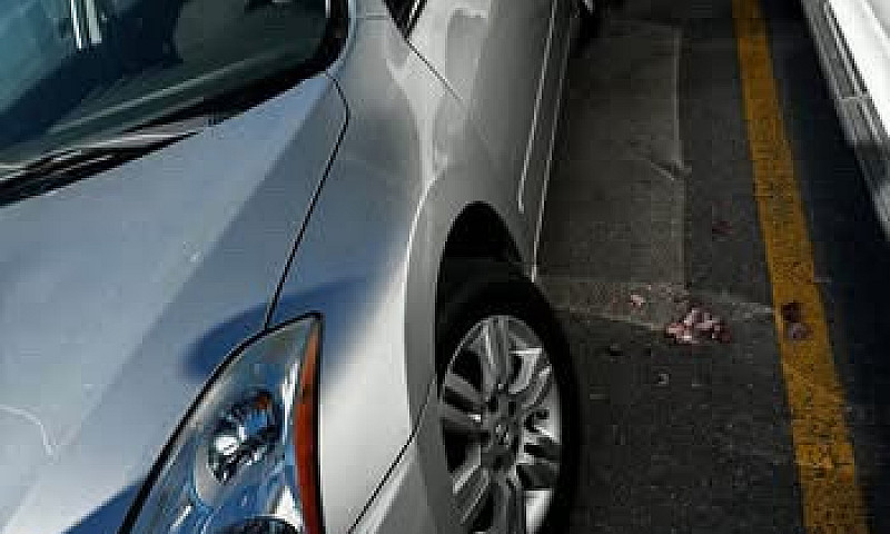 Nisan Altima ...