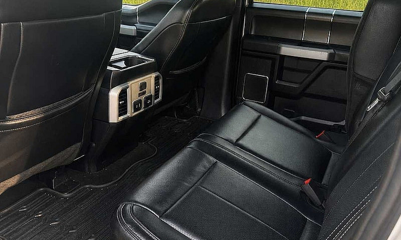2019 Ford F-150 Lari...