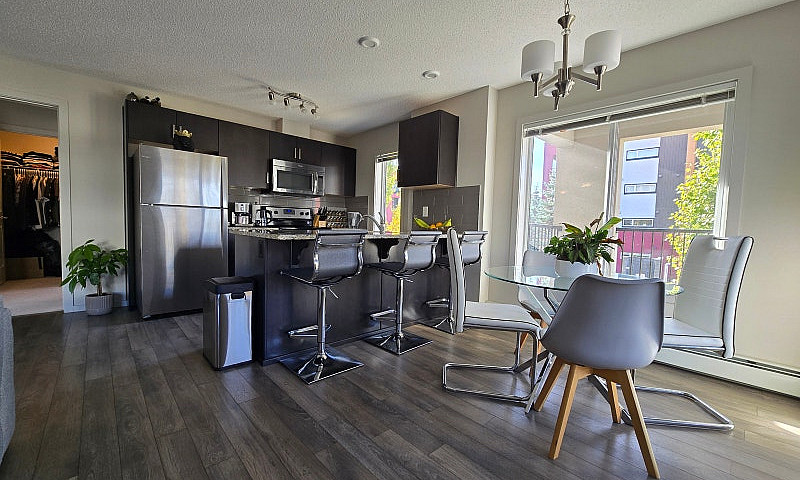 2 Bed / 2 Bath Condo...