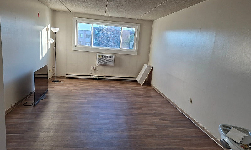 $1088, 2 Bedroom Apa...