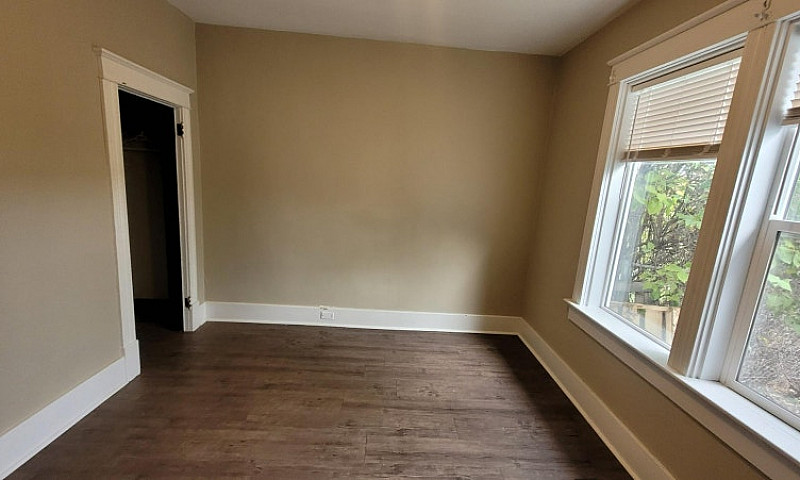 4 Bedroom, 2 Bath Ho...