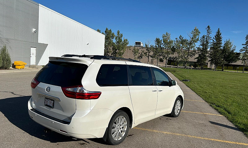 2015 Toyota Sienna L...