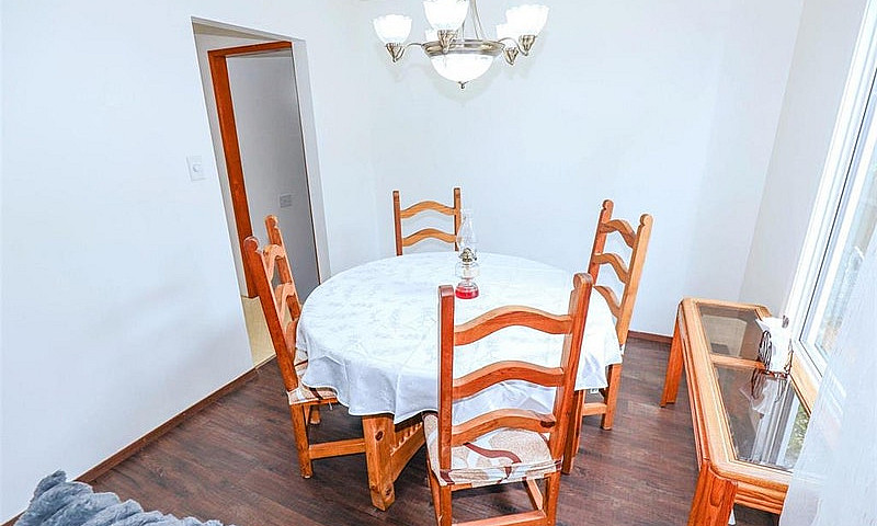 **3.5 Beds 2 Baths P...