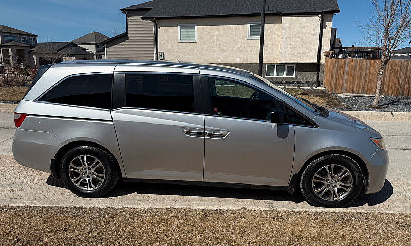 2011 Honda Odyssey *...