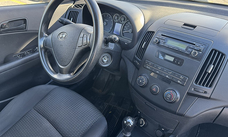 Hyundai Elantra Tour...