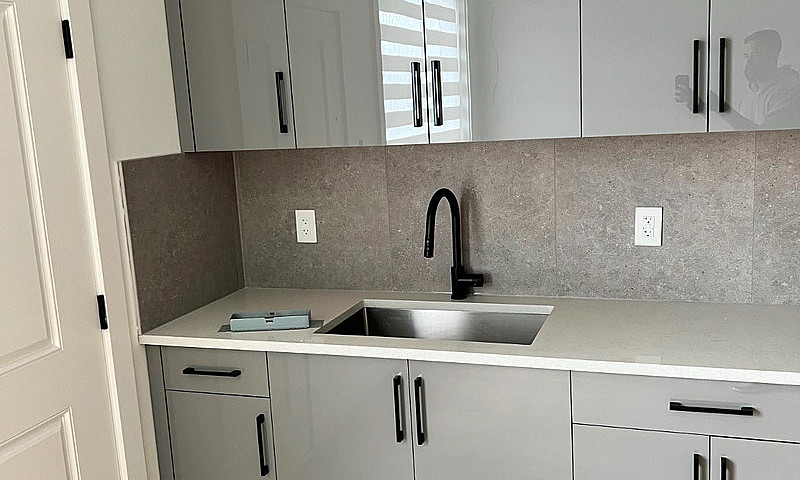 Basement Suite New W...