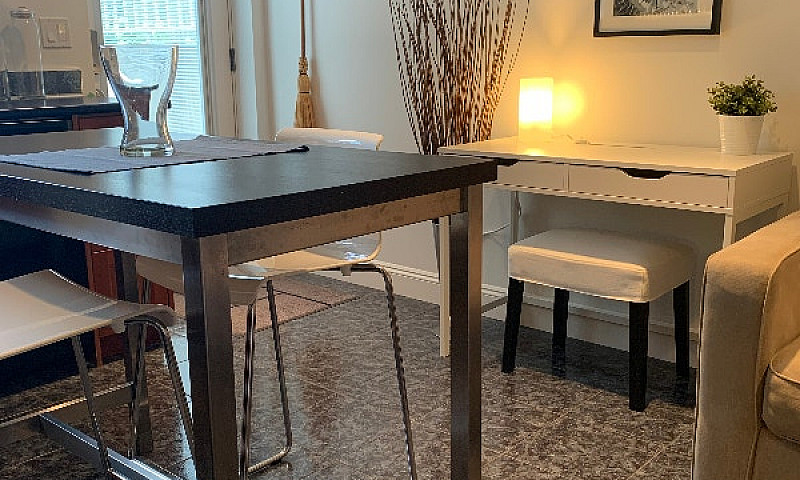 Fully Furnished 1-Be...
